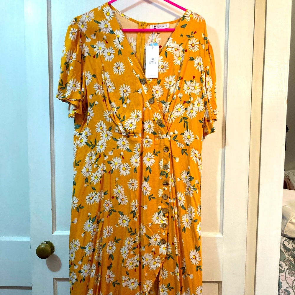 Cupshe yellow floral wrap dress NEW WITH TAGS ON